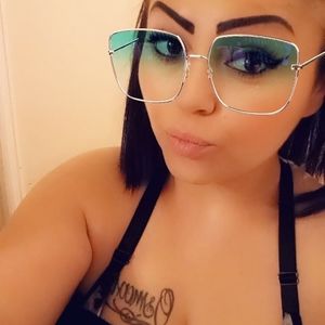 Meet your Posher, Esmeralda